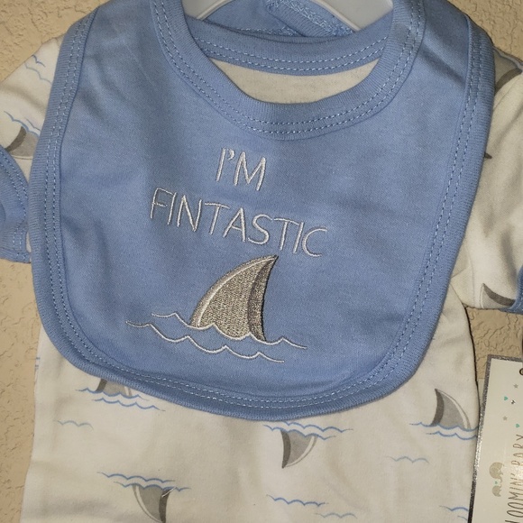 Bloomin Baby Bib & Bodysuit "I'M FINTASTIC" NWT - Picture 2 of 4